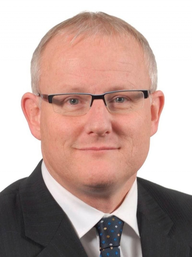 Headshot of Professor Calum Drummond