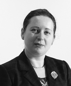 a photograph of Dr Laura Dan