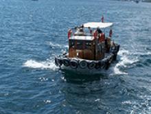 Image: Motorised tugboat
