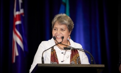 Associate Professor Linda Ford presenting the 2019 Charles Perkins Oration.