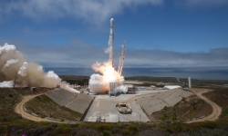 The NASA/German Research Centre for Geosciences GRACE Follow-On spacecraft launches