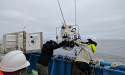 Collecting microbes from the southern ocean on the RV Investigator Collecting microbes from the southern ocean on the RV Investigator