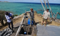 CABAH researchers using 3D laser scanning technology to examine a shell midden on Lizard island. Credit: CABAH. CABAH researchers using 3D laser scanning technology to examine a shell midden on Lizard island. Credit: CABAH.