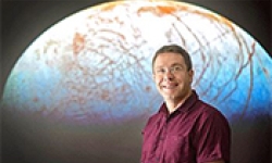 Image: USQ astronomer Associate Professor Jonti Horner.