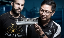 Caption: Andrew Johnston and Buyung Kosasih, assessing the performance of the Mark I slotted air jet laboratory equipment. Credit: Paul Jones. Caption: Andrew Johnston and Buyung Kosasih, assessing the performance of the Mark I slotted air jet laboratory equipment. Credit: Paul Jones.