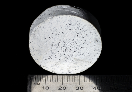 The lightweight cladding core material showing the tiny ceramic particles The lightweight cladding core material showing the tiny ceramic particles