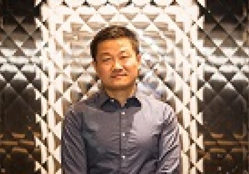 Image: Professor Dayong Jin has grown cells on tiny mirrors for 3D imaging with super-resolution microscopy Image: Professor Dayong Jin has grown cells on tiny mirrors for 3D imaging with super-resolution microscopy Image credit: Shane Lo