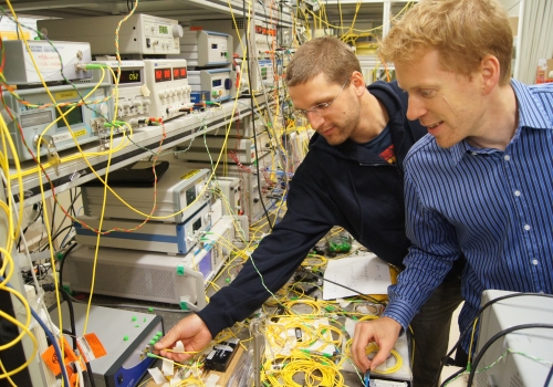 Image courtsey: Yvan Paquot. Dr Michaël Roelens (Finisar) and Dr. Jochen Schröder (University of Sydney) working with the WaveShaper in the CUDOS Tbit/s laboratory at the University of Sydney. Image courtsey: Yvan Paquot. Dr Michaël Roelens (Finisar) and Dr. Jochen Schröder (University of Sydney) working with the WaveShaper in the CUDOS Tbit/s laboratory at the University of Sydney.